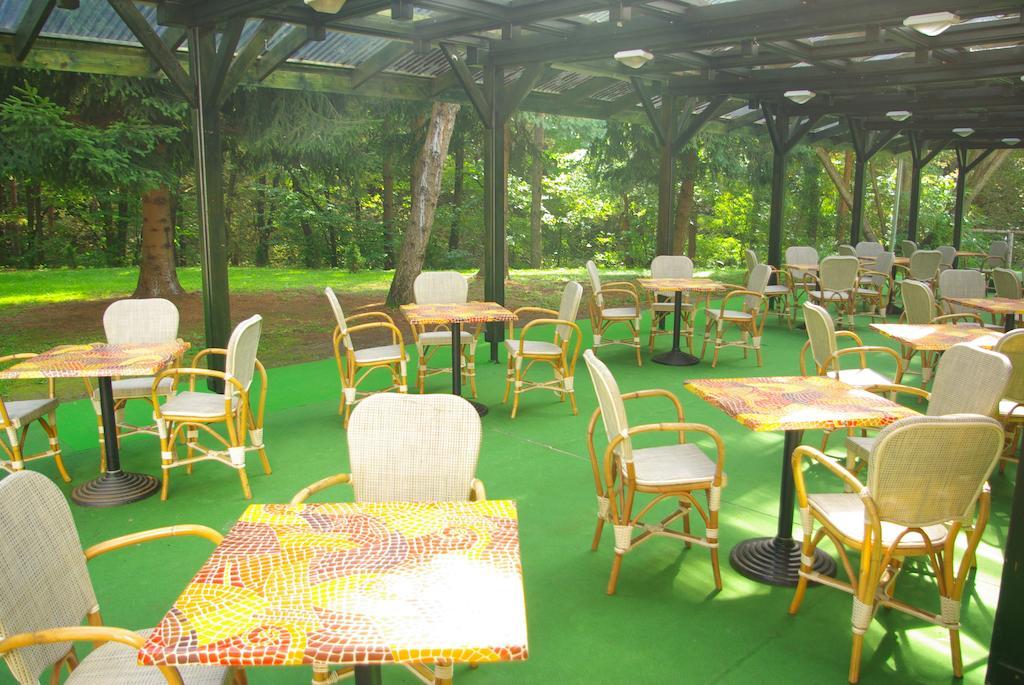 Salgo Hotel ชาลโกตาร์ยัน ภายนอก รูปภาพ