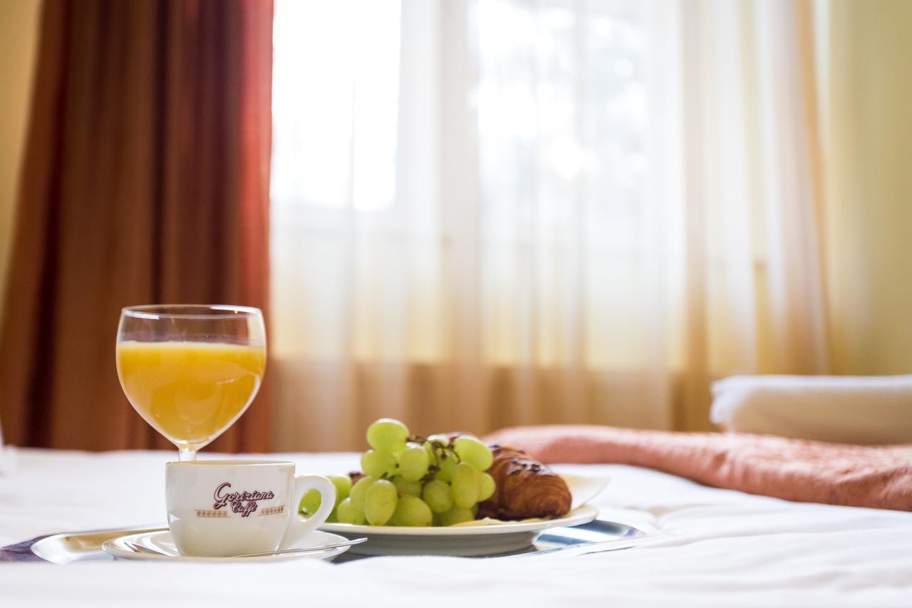 Salgo Hotel ชาลโกตาร์ยัน ภายนอก รูปภาพ